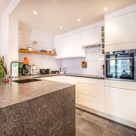 Neva Troisieme アパート